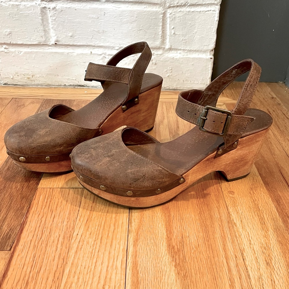 Cordani Leather Clogs